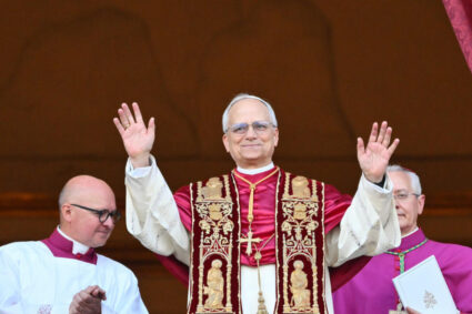 Léon XIV, premier pape américain : Qui est Robert Francis Prevost, le nouveau souverain pontife ?