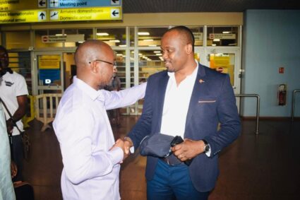 Cameroun : Léon Theiller Onana rentré au pays pour incarner une “troisième voie”