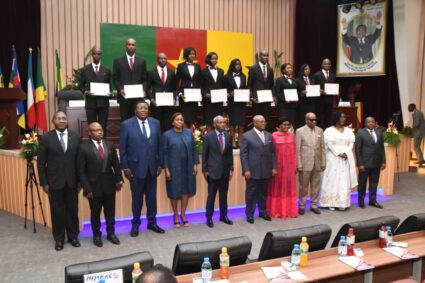 Cameroun : « Grandeur et Espérance » ou l’art de la flatterie – Quand Joseph Lé transforme l’ENAM en machine à propagande